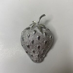 Sarah Cov Silver Strawberry Brooch Pin Textured Finish Vintage Jewelry Collectib